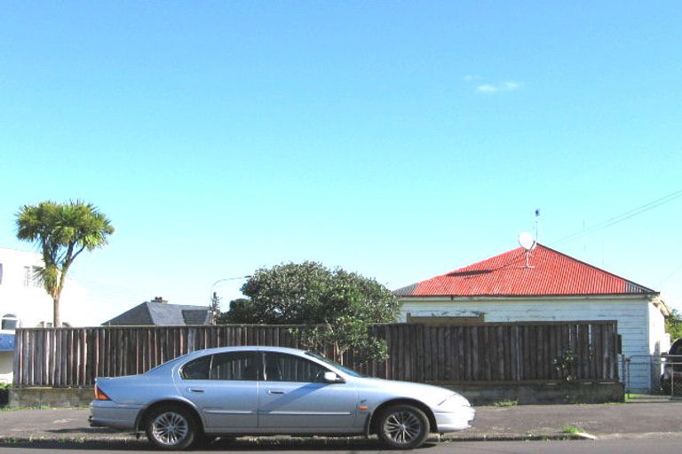 Photo of property in 35 Calliope Road, Devonport, Auckland, 0624