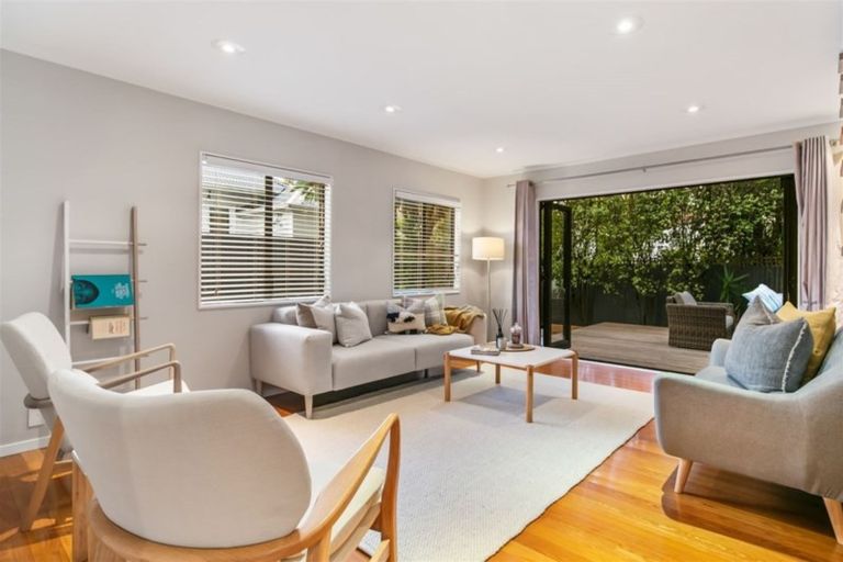 Photo of property in 193a Queen Street, Northcote Point, Auckland, 0627