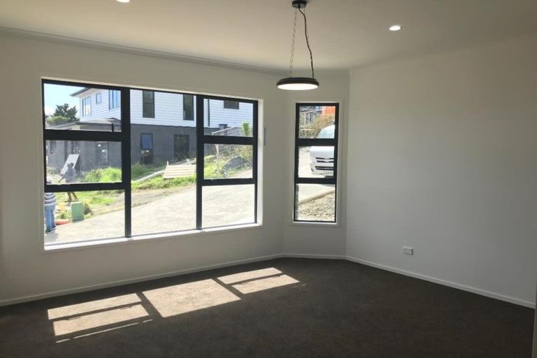 Photo of property in 10 Arataki Way, Glen Eden, Auckland, 0602
