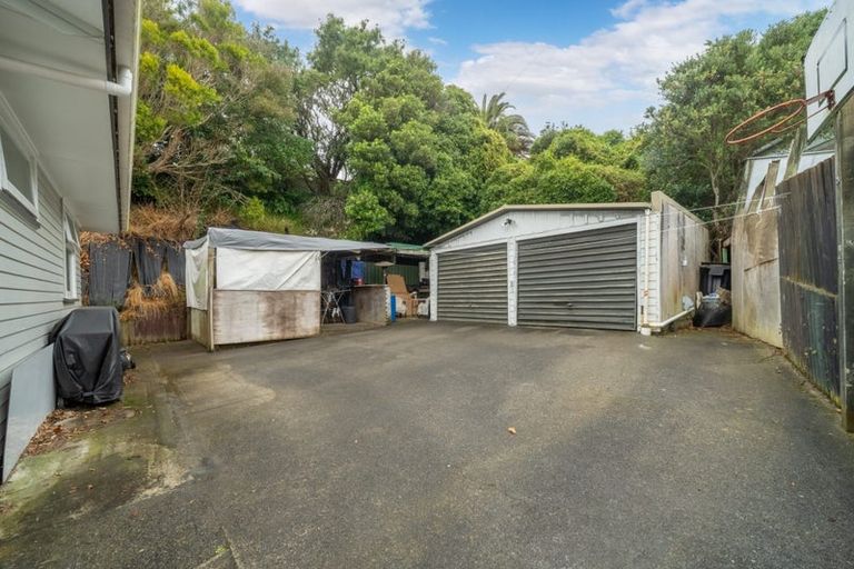 Photo of property in 3 Jonathan Way, Paparangi, Wellington, 6037