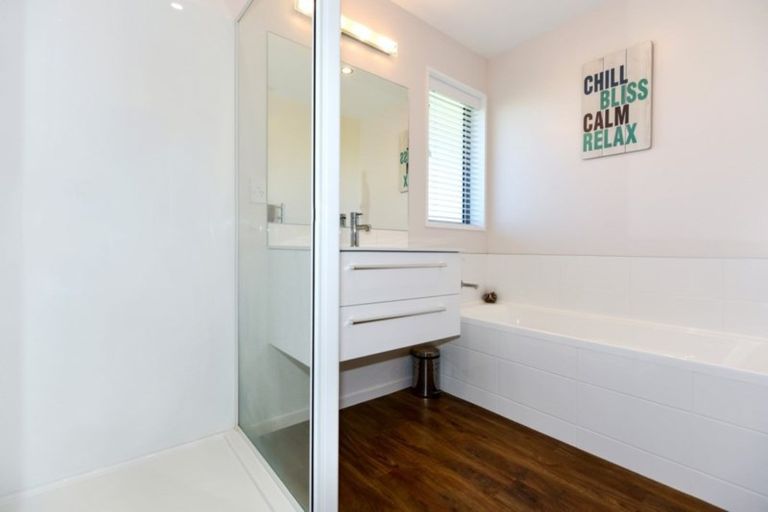 Photo of property in 36 Whitcombe Place, Darfield, 7571