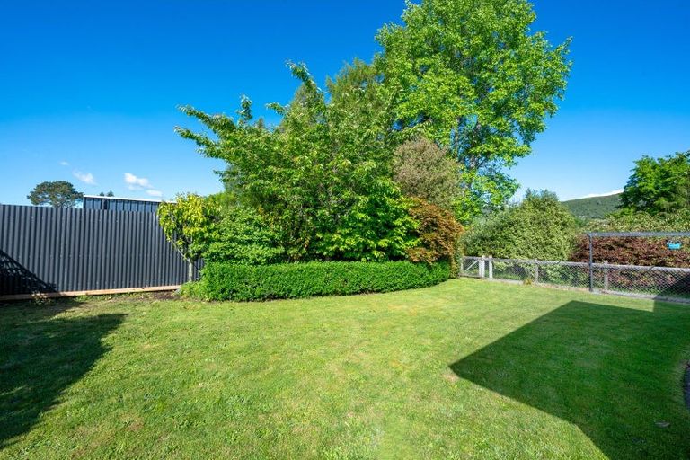 Photo of property in 40 Lakemere Way, Kinloch, Taupo, 3377
