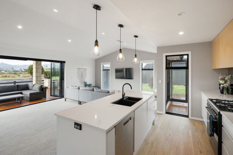 Photo of property in 34 Mike Smith Drive, Cambridge, 3434