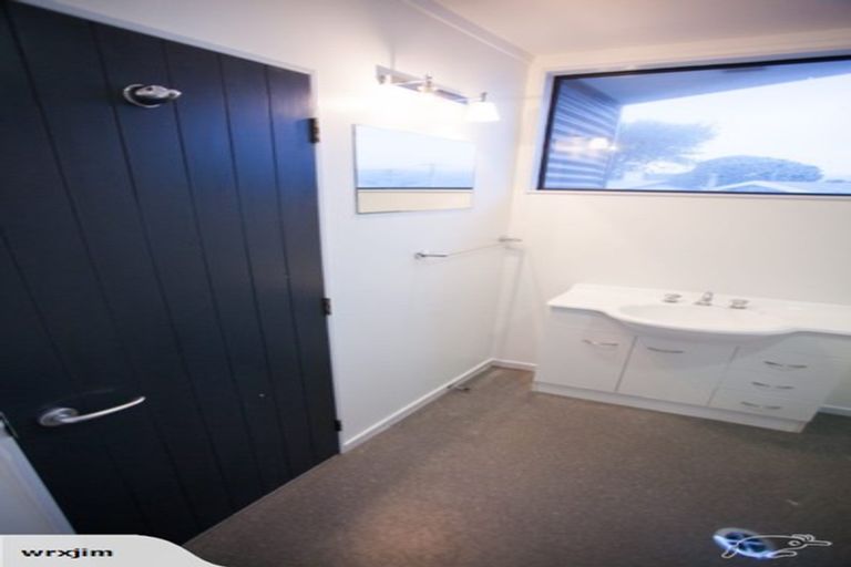 Photo of property in 63a Randwick Crescent, Moera, Lower Hutt, 5010