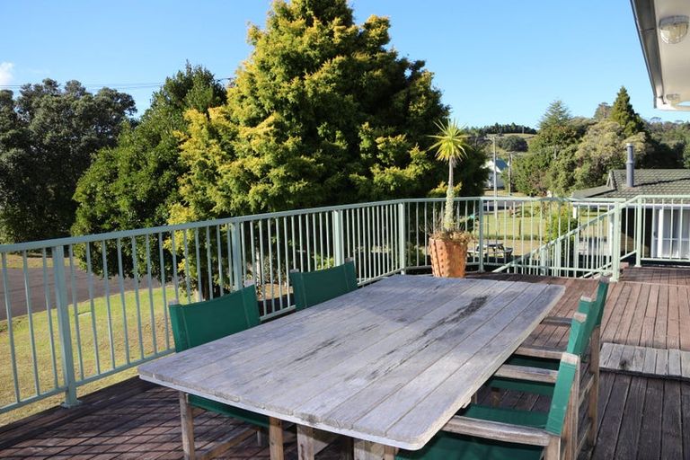 Photo of property in 20 Hardy Place, Cooks Beach, Whitianga, 3591