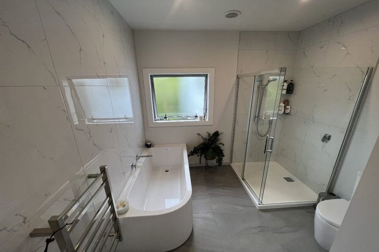 Photo of property in 14 Roys Road, Plimmerton, Porirua, 5026