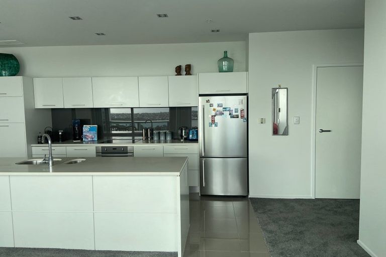 Photo of property in Sentinel Apartments, 1405/3 Northcroft Street, Takapuna, Auckland, 0622