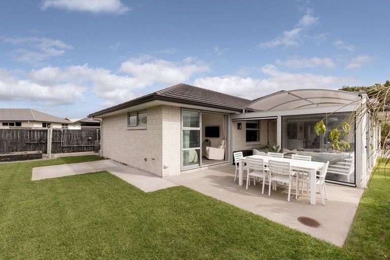 Photo of property in 6 Lakeside Terrace, Omokoroa, 3114