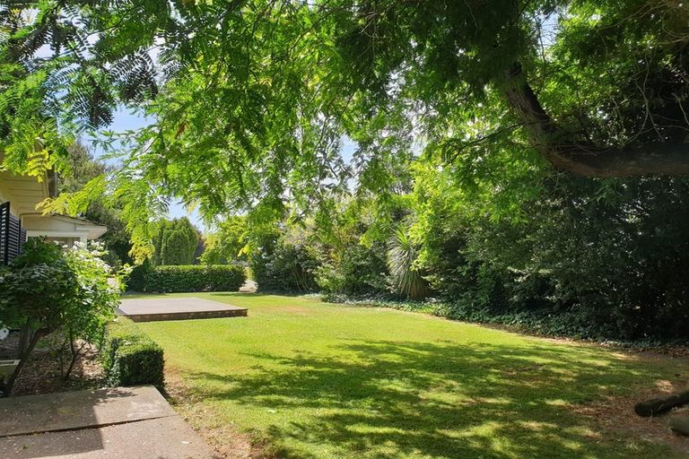 Photo of property in 96 Havelock Road, Havelock North, 4130