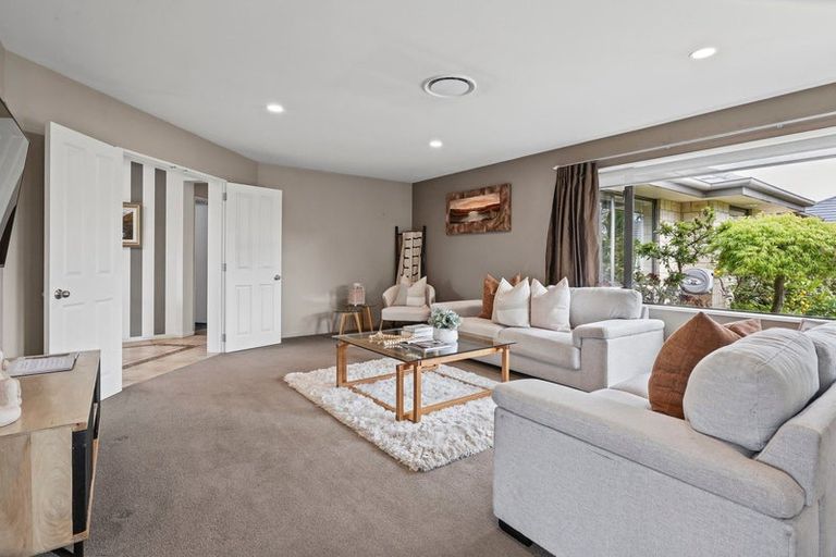 Photo of property in 16 Limes Avenue, Parklands, Christchurch, 8083