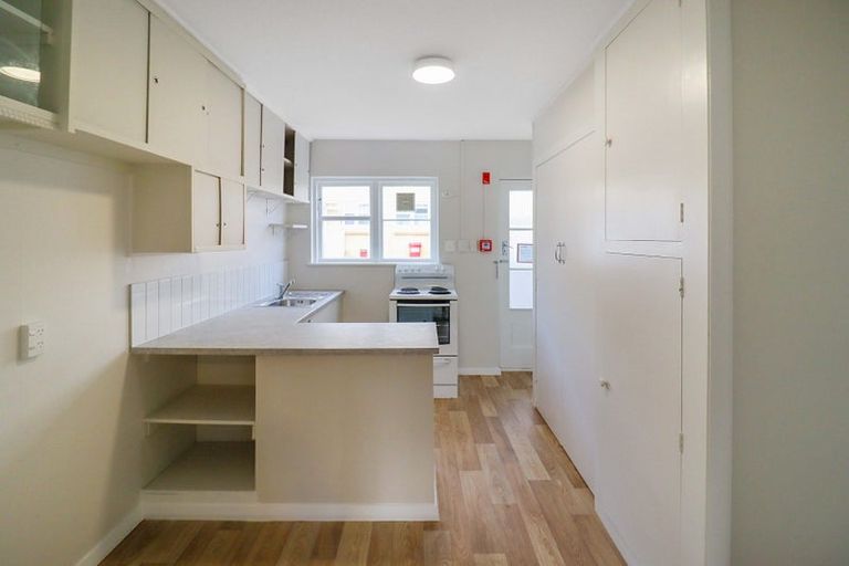 Photo of property in 2 Argyle Grove, Trentham, Upper Hutt, 5018