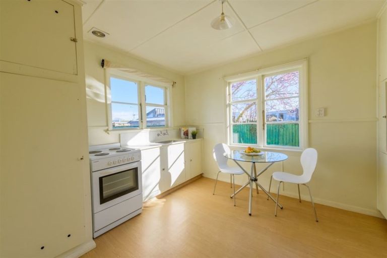 Photo of property in 4 Evatt Street, Bryndwr, Christchurch, 8053