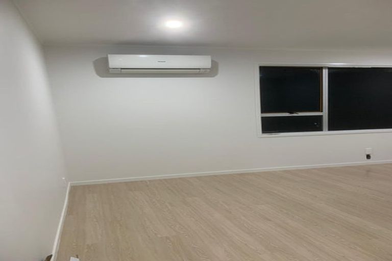 Photo of property in 8b Heathberry Close, Papatoetoe, Auckland, 2025