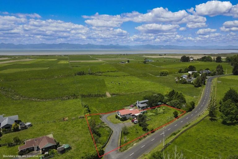 Photo of property in 1152a Miranda Road, Pukorokoro / Miranda, Miranda, 2473