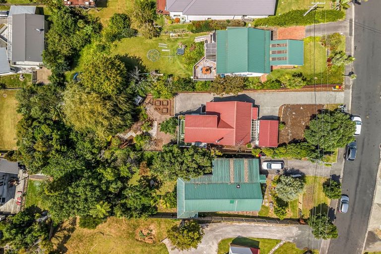 Photo of property in 11 Moffat Road, Red Beach, 0932
