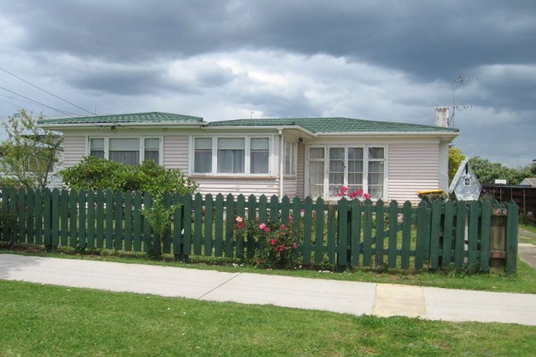 Property details for 4 Gifford Road, Papatoetoe, Auckland, 2025
