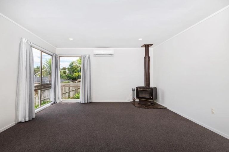 Photo of property in 2/98 Mountbatten Avenue, Hillcrest, Auckland, 0627
