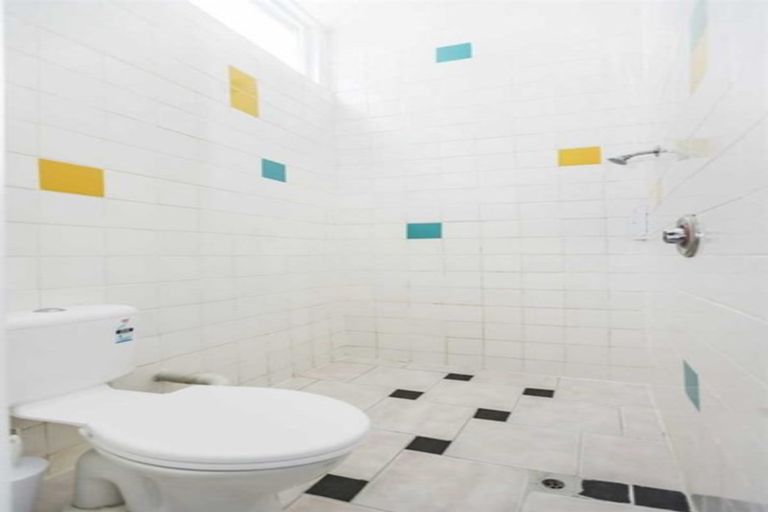 Photo of property in 2/59 Hungerford Road, Houghton Bay, Wellington, 6023