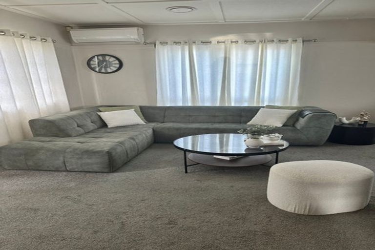 Photo of property in 1/79 Sylvan Avenue, Northcote, Auckland, 0627