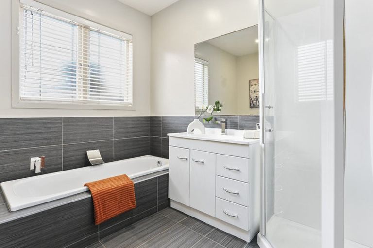 Photo of property in 213 Te Atatu Road, Te Atatu South, Auckland, 0610