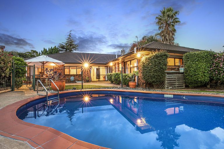 Photo of property in 3 Carlinka Place, Conifer Grove, Takanini, 2112