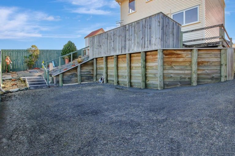 Photo of property in 19 Marine Parade South, Foxton Beach, Foxton, 4815