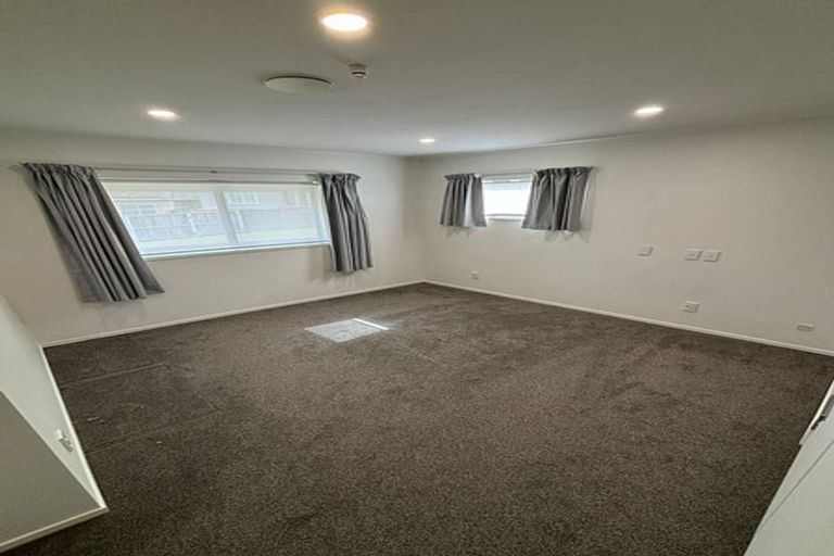 Photo of property in 1/5 Strid Road, Te Atatu South, Auckland, 0610