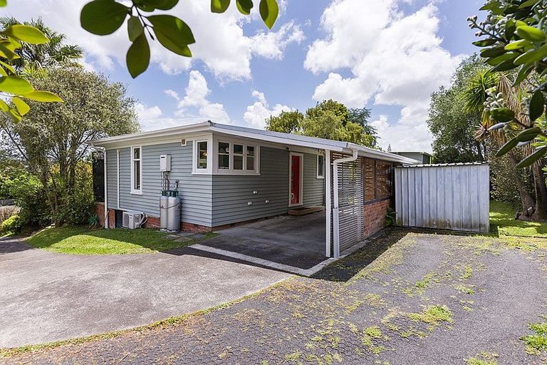 Photo of property in 2/41 Brandon Road, Glen Eden, Auckland, 0602