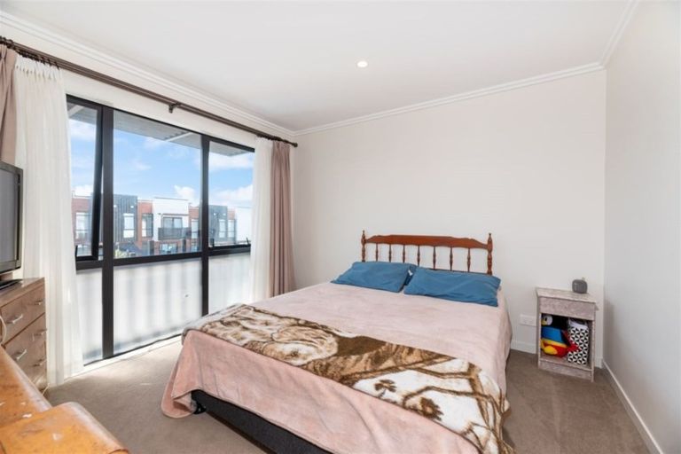 Photo of property in 22 Saltmarsh Road, Hobsonville, Auckland, 0616