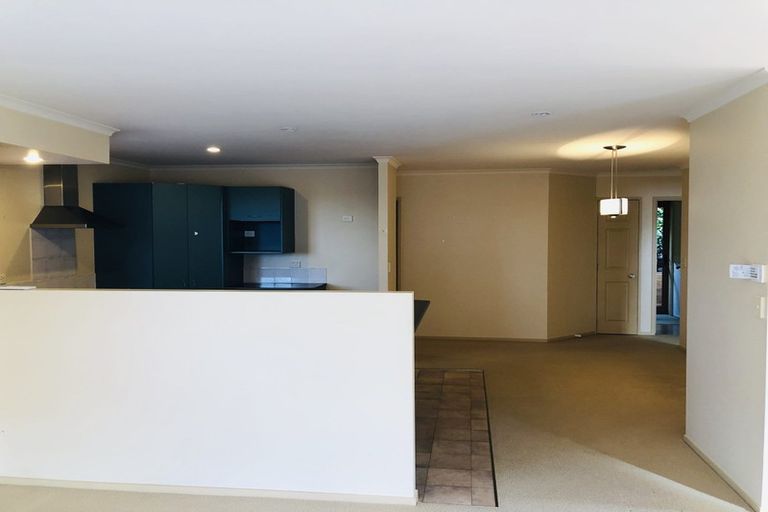 Photo of property in 17a Lesa Annis Place, Henderson, Auckland, 0612