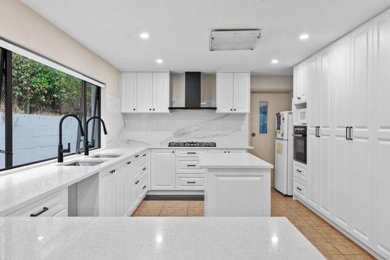 Photo of property in 19 Woodside Avenue, Northcote, Auckland, 0627