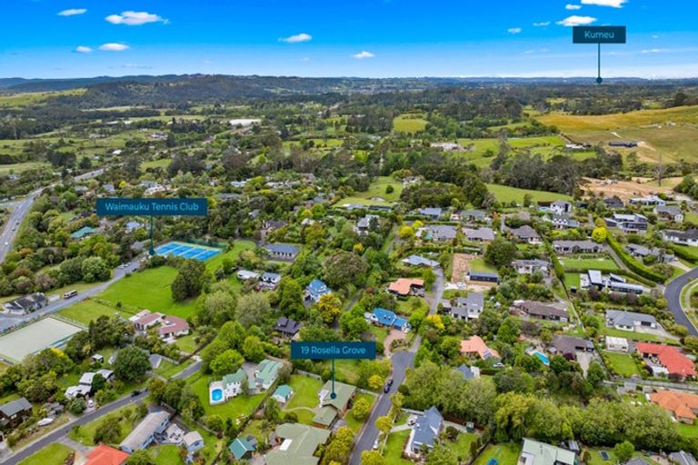 Photo of property in 19 Rosella Grove, Waimauku, 0812