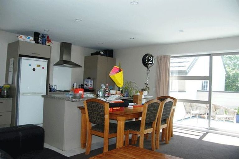 Photo of property in 2/100 Hastings Street West, Sydenham, Christchurch, 8023