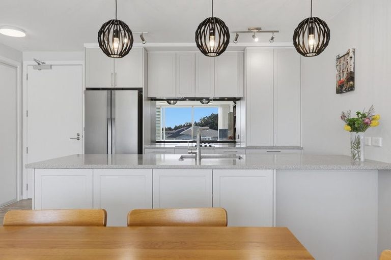 Photo of property in 156 Landmark Terrace, Orewa, 0931