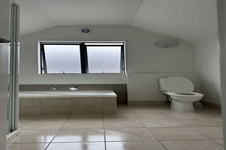 Photo of property in 1/127 Bucklands Beach Road, Bucklands Beach, Auckland, 2012