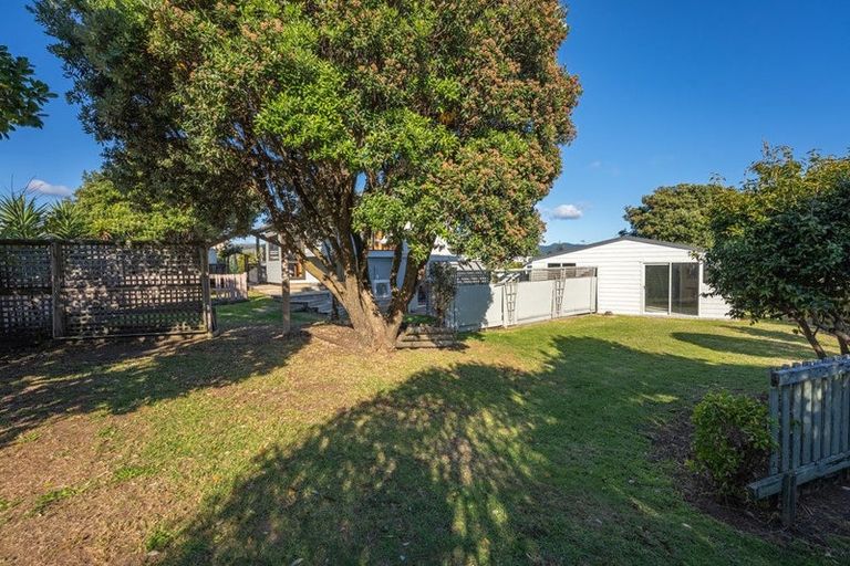 Photo of property in 63 Ngapaki Street, Waikanae Beach, Waikanae, 5036
