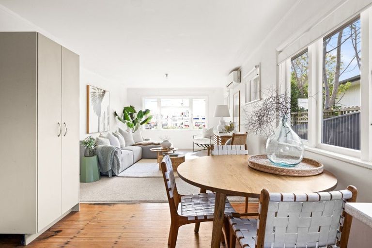 Photo of property in 91 Middle Road, Havelock North, 4130