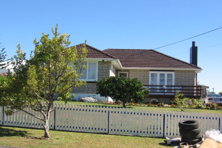 Photo of property in 85 Cobham Crescent, Kelston, Auckland, 0602