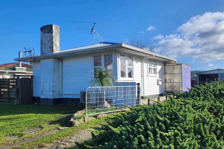 Photo of property in 35 Dalton Street, Outer Kaiti, Gisborne, 4010