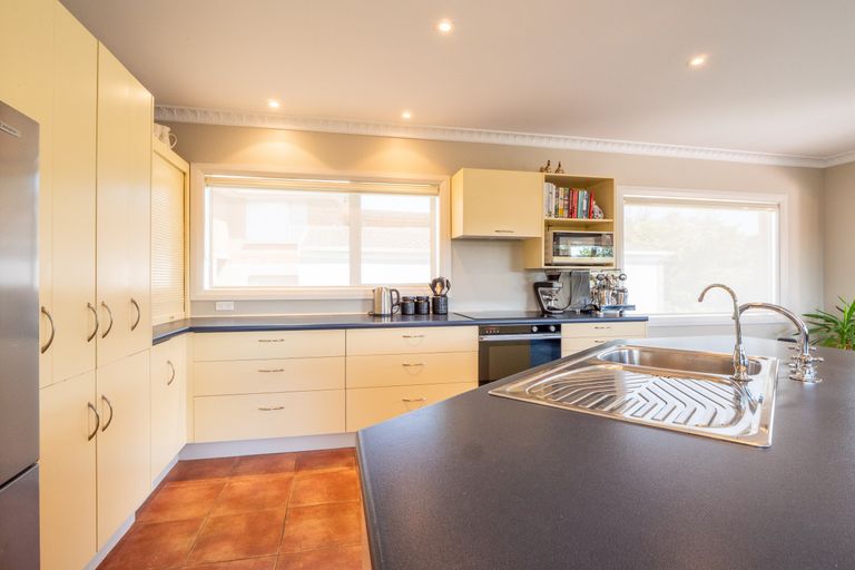 Photo of property in 28 Saddle Hill Road, Fairfield, Dunedin, 9076