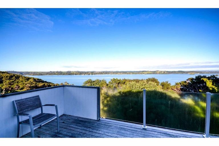 Photo of property in 84 Doves Bay Road, Kerikeri, 0294