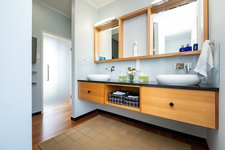 Photo of property in 13 Awarua Crescent, Havelock North, 4130