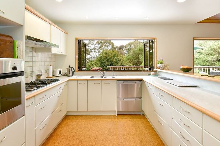 Photo of property in 70 Scott Road, Stanmore Bay, Whangaparaoa, 0932