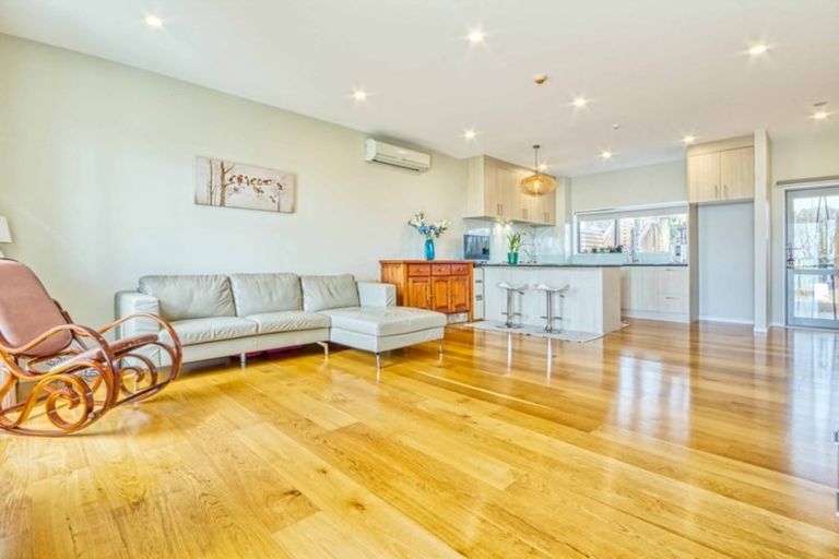 Photo of property in 3/147 Albany Highway, Unsworth Heights, Auckland, 0632