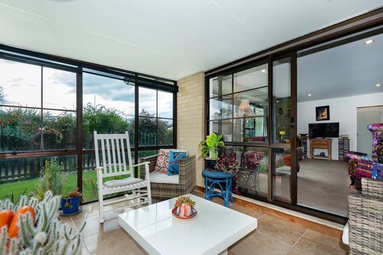 Photo of property in 21 Laing Crescent, Heathcote Valley, Christchurch, 8022