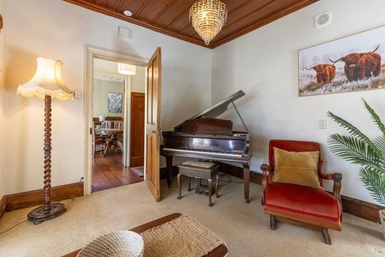 Photo of property in 2 Rose Street, Waipawa, 4210