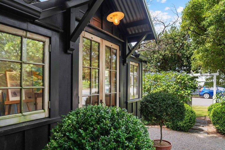 Photo of property in 28 Kempton Street, Greytown, 5712