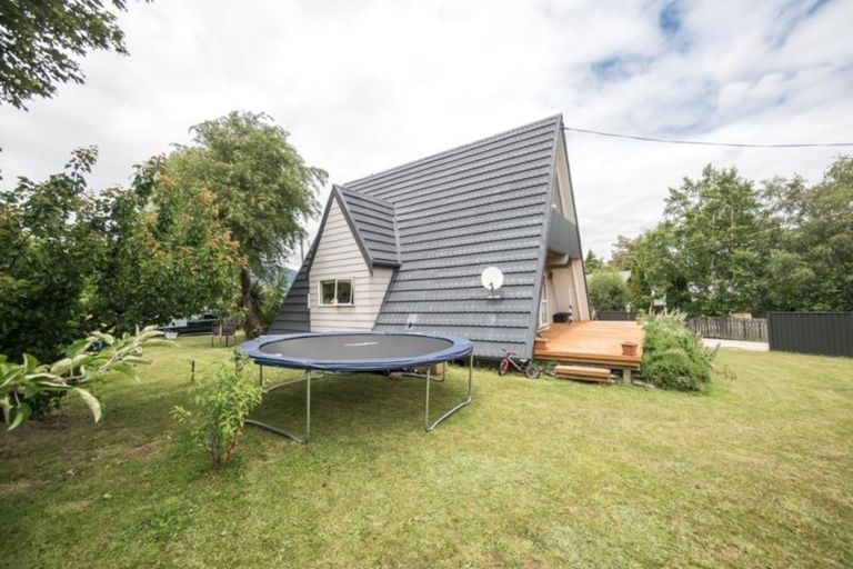 Photo of property in 35 Lakeview Terrace, Lake Hawea, Wanaka, 9382