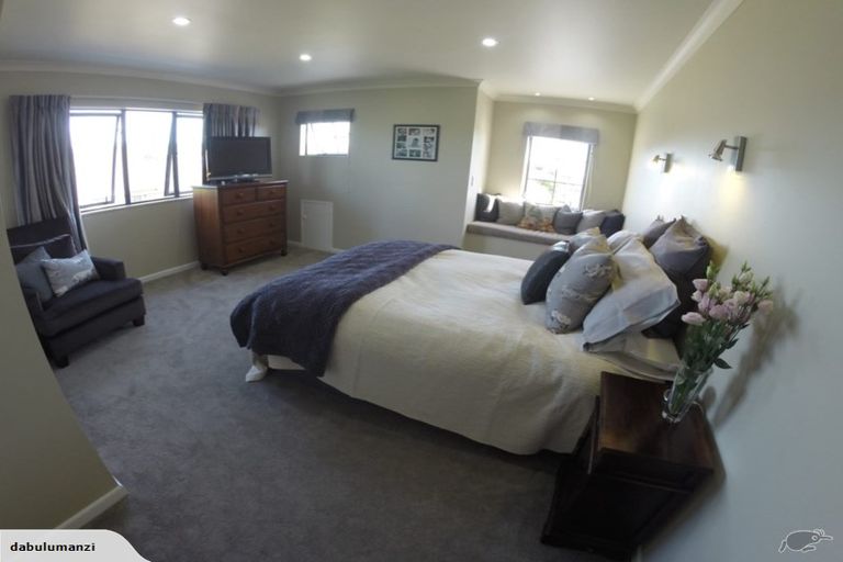 Photo of property in 153 Ruapehu Drive, Fitzherbert, Palmerston North, 4410