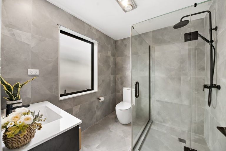 Photo of property in 38b Mcwhirters Farm Lane, Massey, Auckland, 0614